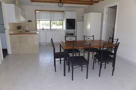 Vincentia House | Budget by the Beach