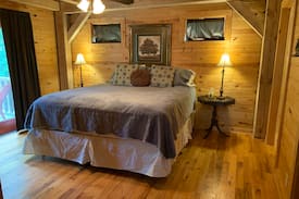 Perry Cabin | Perrydise Cabin-near Georgia National Fairgrounds