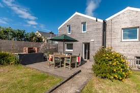 Trefin House | Dedwyddfa (Happy Place)