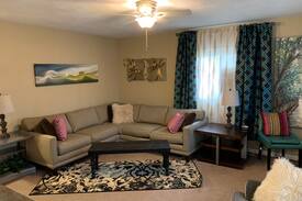 Farmington House | Cozy Cottage with Designer Flair!