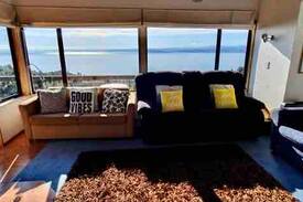 Pukawa House | Lake Taupo Water View Tongariro & Whakapapa Skiing