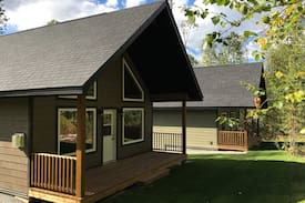 Blaeberry Cabin | Chris's Country Cabins - Elk Cabin