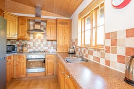 Lanark House | Wester Walston Lodge - 4* Luxury with Hot Tub
