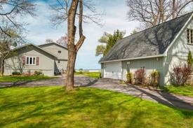 Verona Beach House | Waterfront Lake House