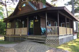 Copper Harbor Cabin | Lake Medora getaway