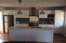 Bonnie Doon House | Water's Edge Holiday House - Sleeps 15