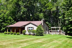 Fredericktown Cabin | Knox Lake Cabin with fishing, kayaks, and more!