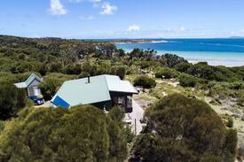 Strzelecki House | Flinders Island Beach Haven