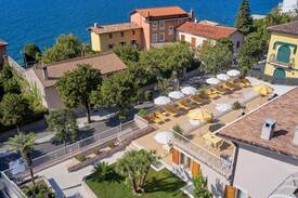 Malcesine Apartment | La Cioca-Pool-Terrace-view lake- Garden.Garage -2° Level