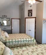 Pawhuska Hotel | Prairie Cottage Queen steps to Pioneer Woman Merc