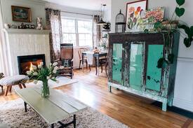 St. Johns House | Cute + Cozy Cottage in Portland!