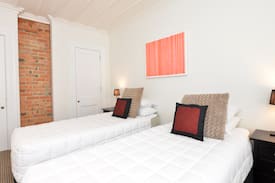 Russell Apartment | The Gables - Stunning Waterfront Apartment