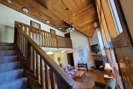 Reeds Spring Cabin | Cedar Creek Lodge - Stonebridge. 4 Master Suites