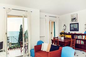 Selvacava Apartment | Seaview apartment in the Old Town