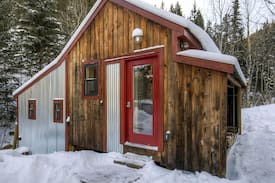 Idaho Springs Cabin | Claim Jumper Creekside Cabin | No Cleaning Fee!