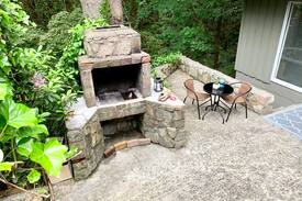 Upper Lonsdale House | North Van "Tree House" - A private forest suite
