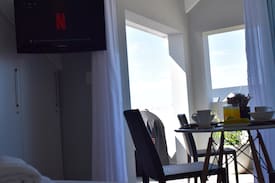 Westcliff House | Southern View on Scott - Hermanus Mariners Village