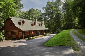 Boone Cabin | Deer View Lodge