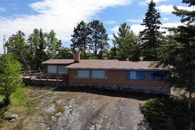 Sioux Narrows Nestor Falls Cabin | The Hunter Cabin - at Yellowbird Lodge