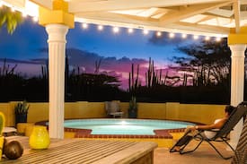 Santa Cruz House | Yellow Escape Aruba Vacation Home