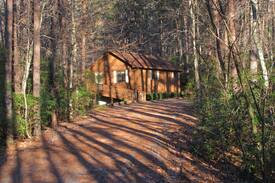 Sautee Nacoochee Cabin | Cozy Nook--one couple maximum privacy