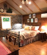 Athens Other | Dogwood Cabin on Scenic Wooded Mossbridge Farm