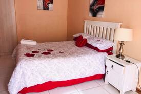 Amalinda Bed & Breakfast | Ekuphumleni B&B