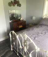 Lone Butte House | Hoots place Water view bedroom #1 Steps to lake