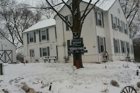 Clear Lake House | WHITE HOUSE on the HILL Bed & Breakfast