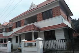 Kochi Villa | Lulu enclave, East End Water park,near vyttila