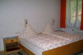 Wolfach - Saint Roman House | Sulzerhof, (Bad Rippoldsau-Schapbach), Doppelzimmer mit Dusche und Etagen-WC