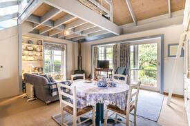 Arthurs Seat House | Bluestone cottage sleeps 3