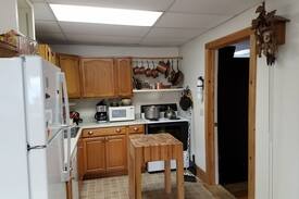 Waldoboro Apartment | Cabot Cookhouse. Waldoboro historic district apart