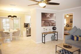 Gulf Gate Estates House | Destination Paradise