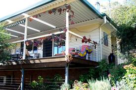 Nundle House | HILLTOP RETREAT