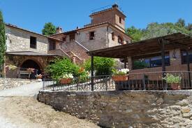 Serre di Rapolano Apartment | Podere Piemonti -(10 persone in 3 strutture)