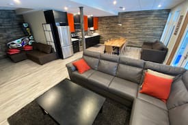 Manitoba Cabin | Lac Du Bonnet lake front on Bird River. Hot tub!