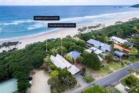 Suffolk Park House | Alcorn Street Beach Houses - Absolute Beachfront