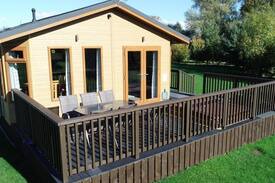 Malton Cabin | Kingfisher Lodge - Luxury Ensuite with Shower