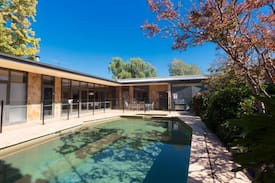 Yarra Glen House | Managers House - Yarra Glen Hotel
