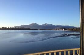Newcastle Apartment | Stay On The Bay, Dundrum amazing mountain views 👀😍