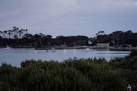 Eaglehawk Neck Cabin | Beachfront - Semaphore Shack
