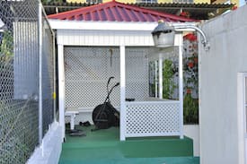 Kew Apartment | Arjan Apartments (Home Away From Home)
