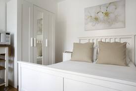 Mid Beach Apartment | New Bright studio near the beach