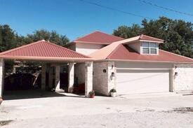Brownwood House | "Arthur's On The Rocks" Family Lake House