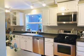 Jeffersonville House | Willow Tree Lodge- 6 bedrooms with hot tub