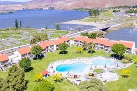 Quincy Apartment | Crescent Bar Resort Condo