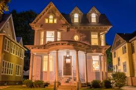 Historic Water Tower House | STUNNING VICTORIAN-SPACIOUS and COZY w / 8 Bdrms