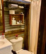 Ledbetter House | Little Oaks Lodging- Ranch Room -2