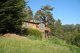 Manchester House | LunaSky private ocean retreat. Beach, hot tub,WiFi
